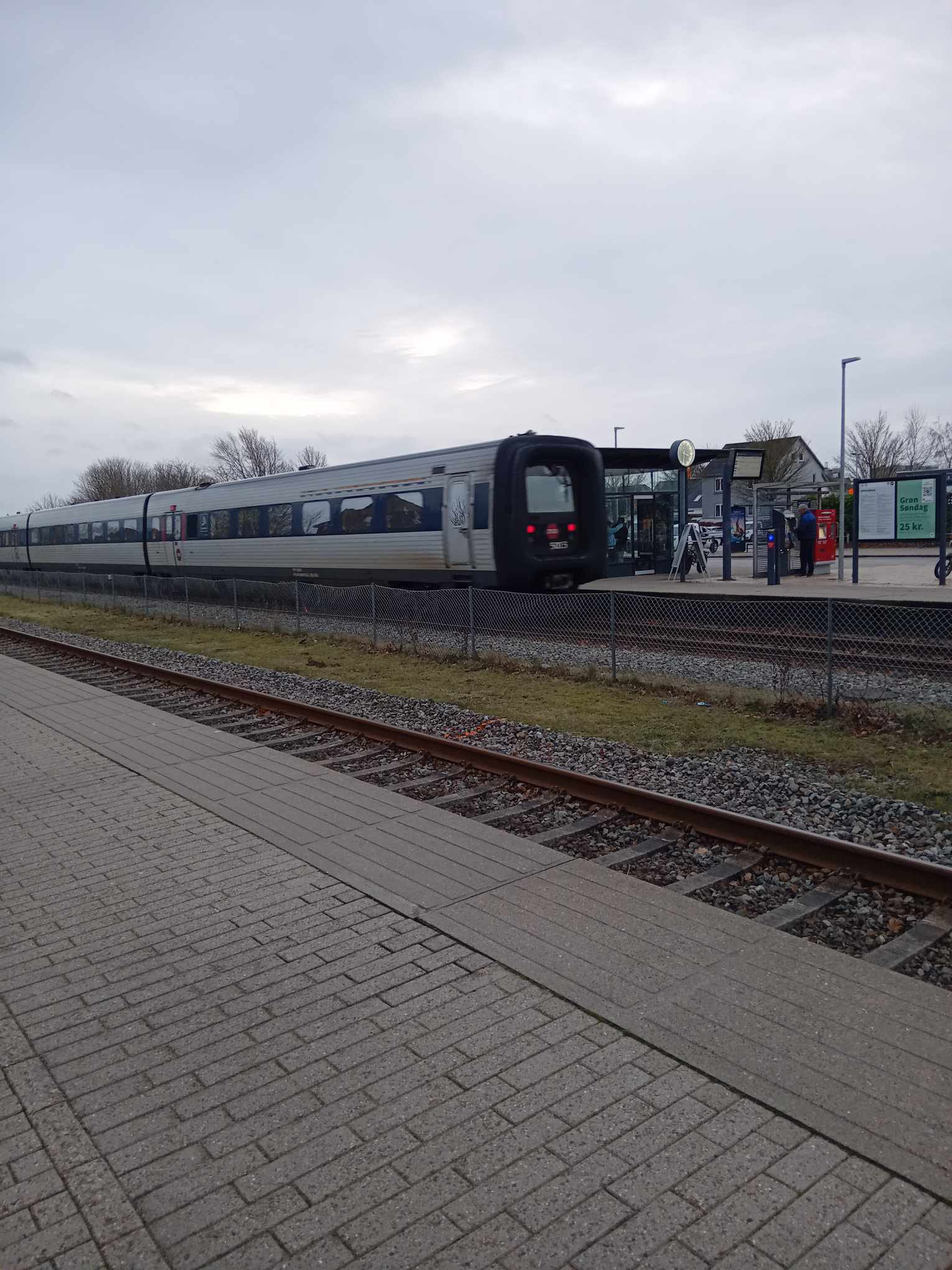 25 10 train