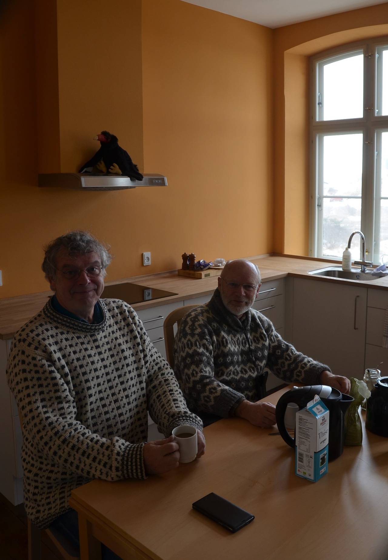 Jens Kirkby og Knud Pedersen til kaffe